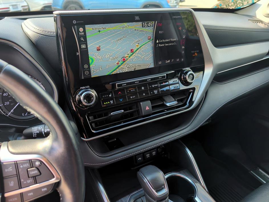 Used 2021 Moon Dust Toyota Platinum image 24