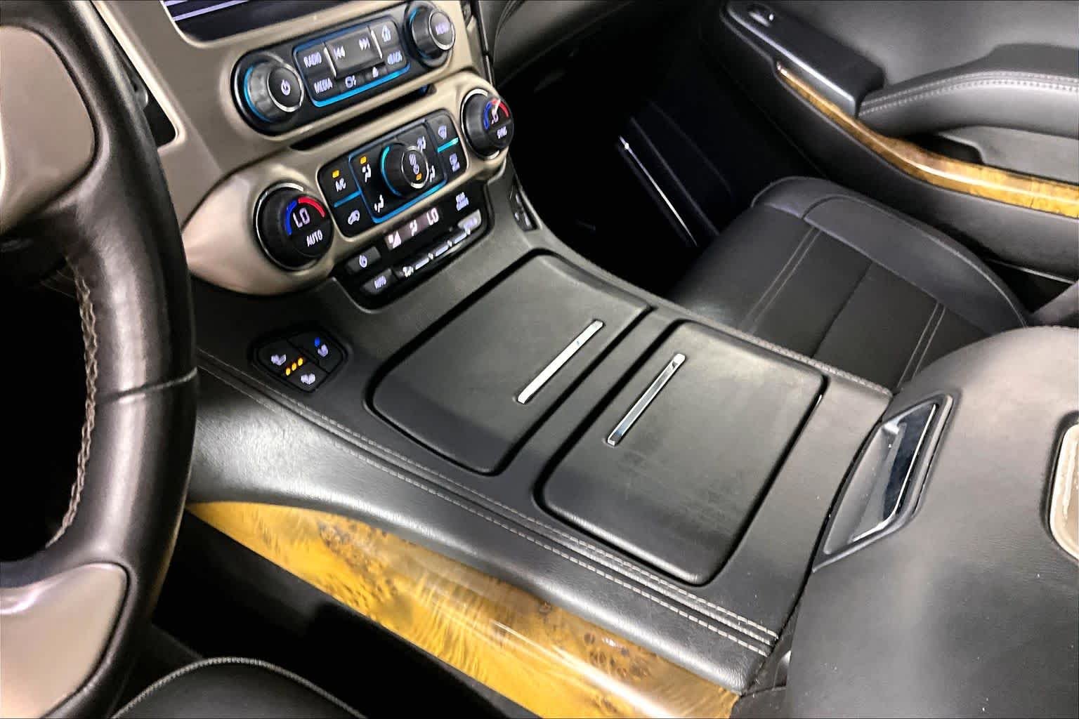 Used 2017 Dark Sapphire Blue Metallic GMC Denali image 15
