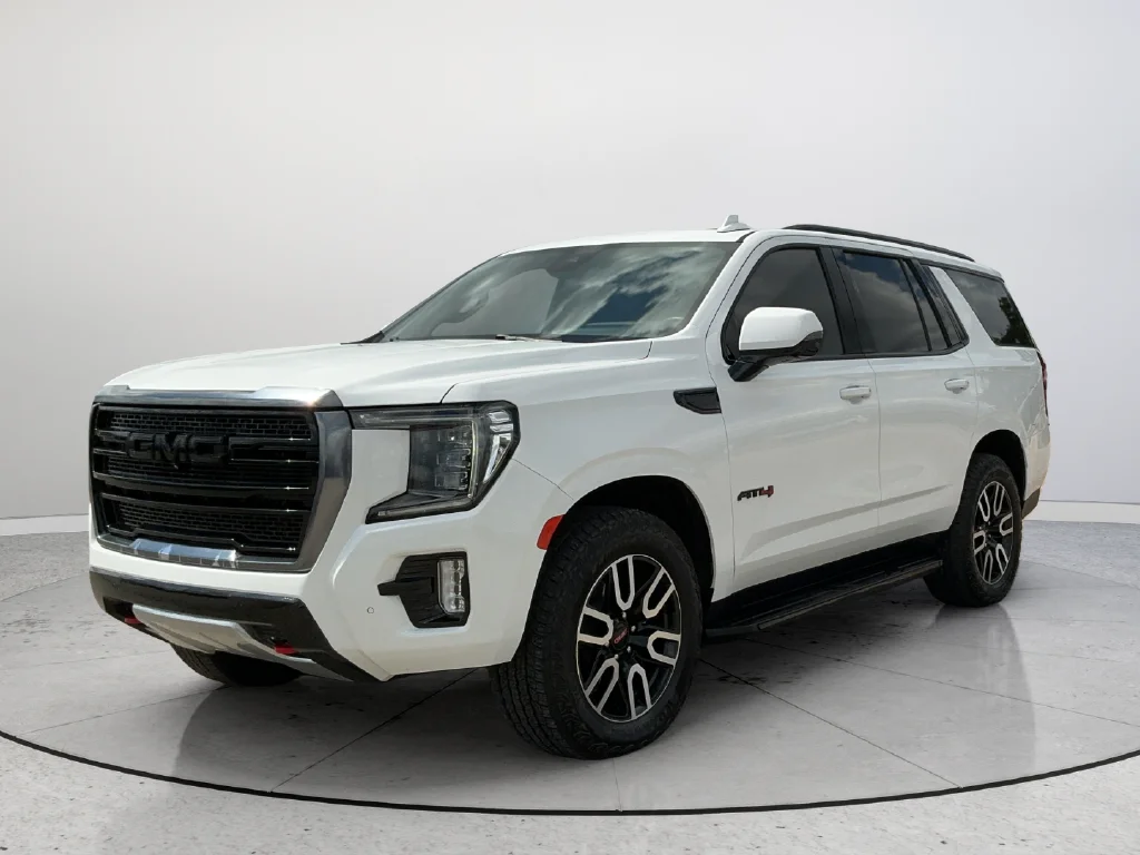 Used 2024 White GMC AT4 image 3