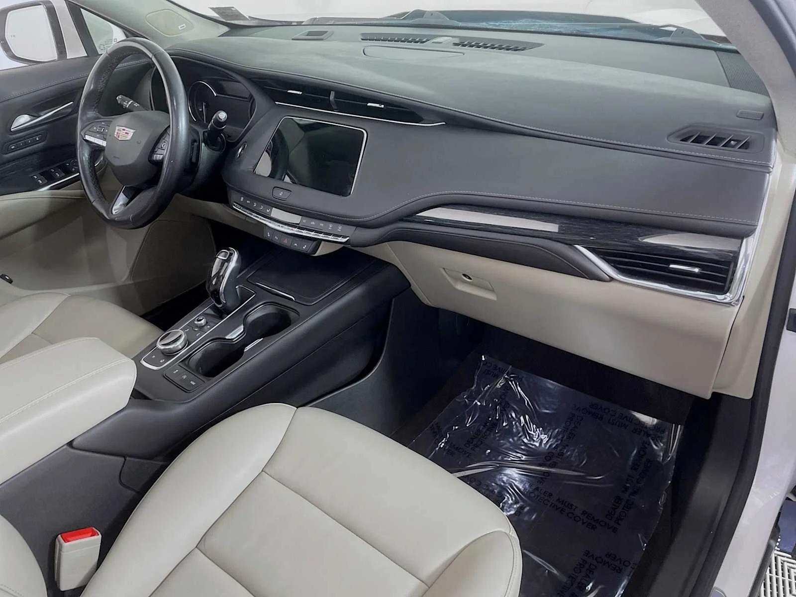 Used 2023 Crystal White Tricoat Cadillac AWD Premium Luxury image 29
