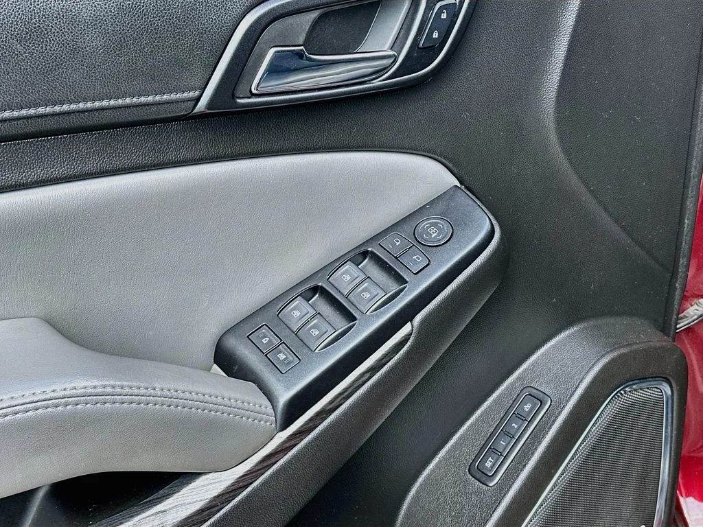 Used 2018 Red Chevrolet LT image 18