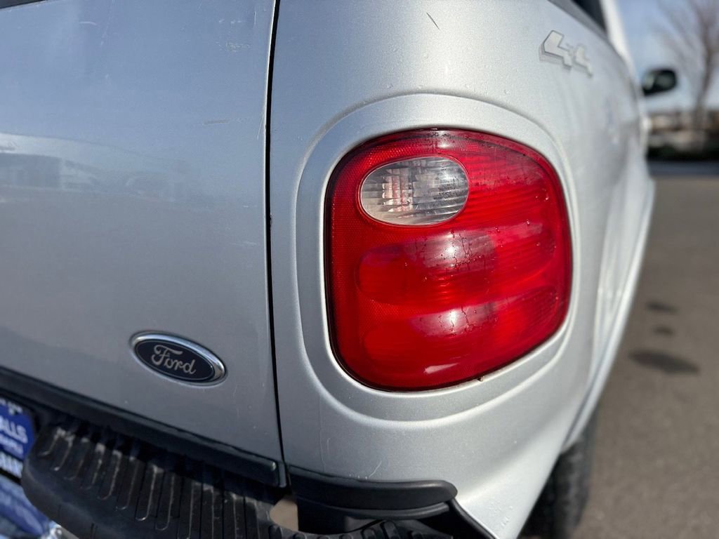 Used 2002  Ford XLT image 36