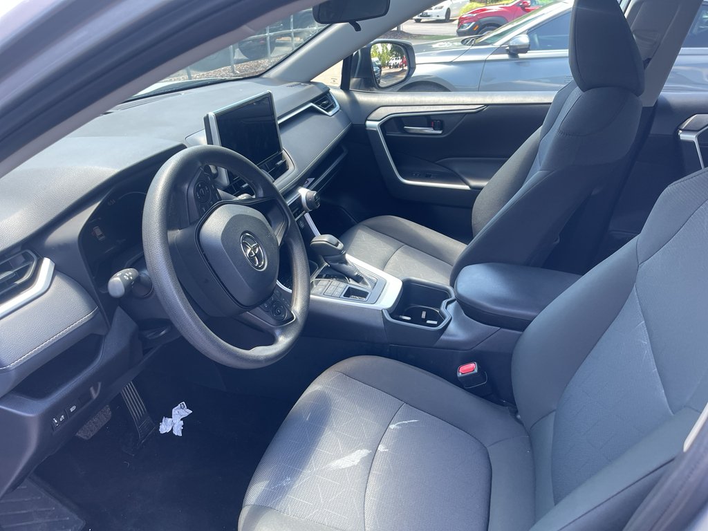 Used 2025 Silver Sky Metallic Toyota XLE image 7
