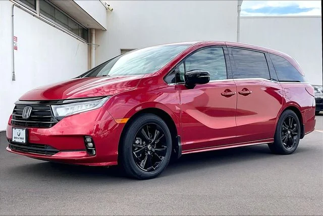 2023 Honda Odyssey SPORT's photo