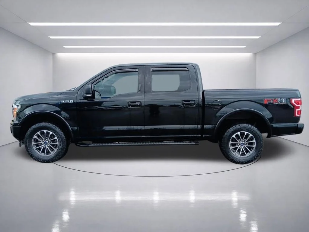 Used 2018 Shadow Black Ford XLT image 16