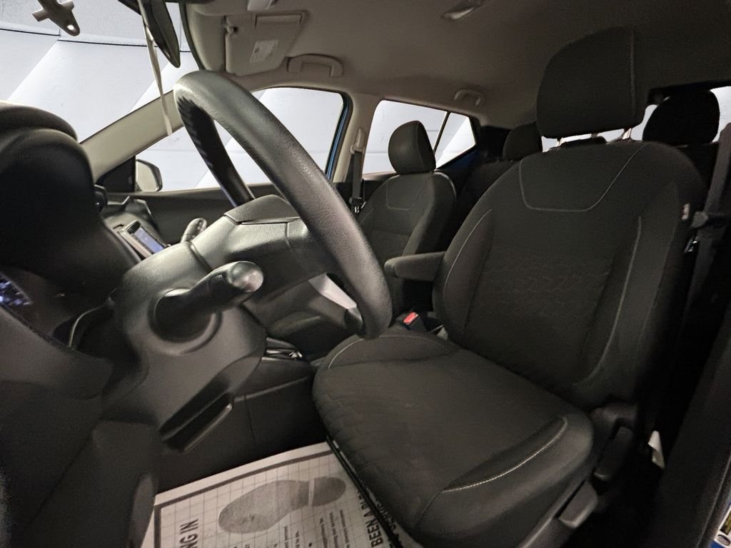 Used 2022 Blue Nissan S image 8