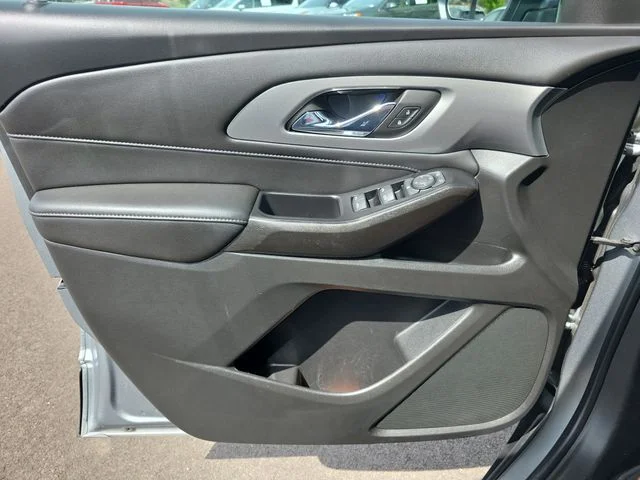 Used 2023 Gray Chevrolet LT image 18