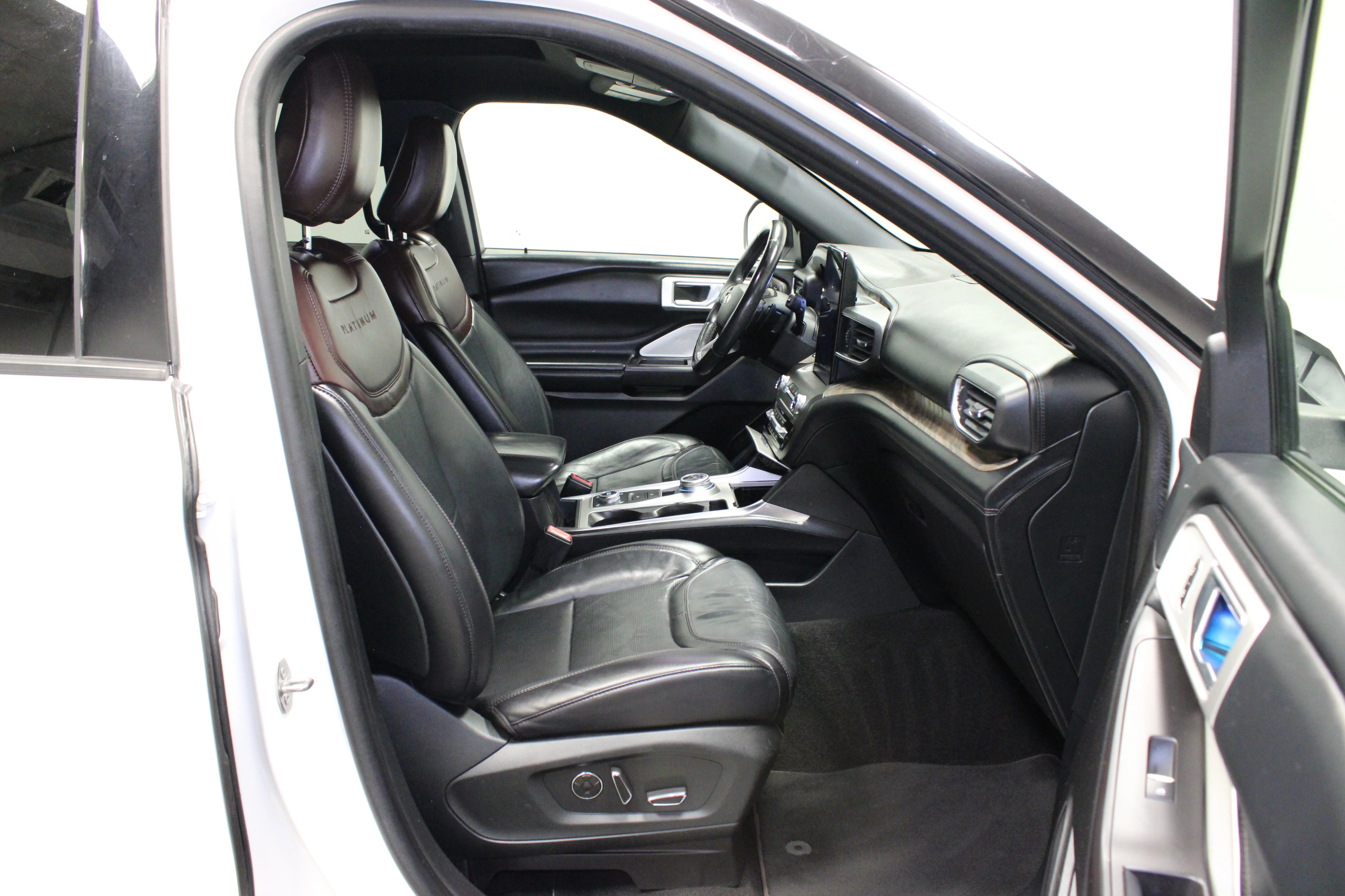 Used 2020 Star White Metallic Tri-Coat Ford Platinum image 16