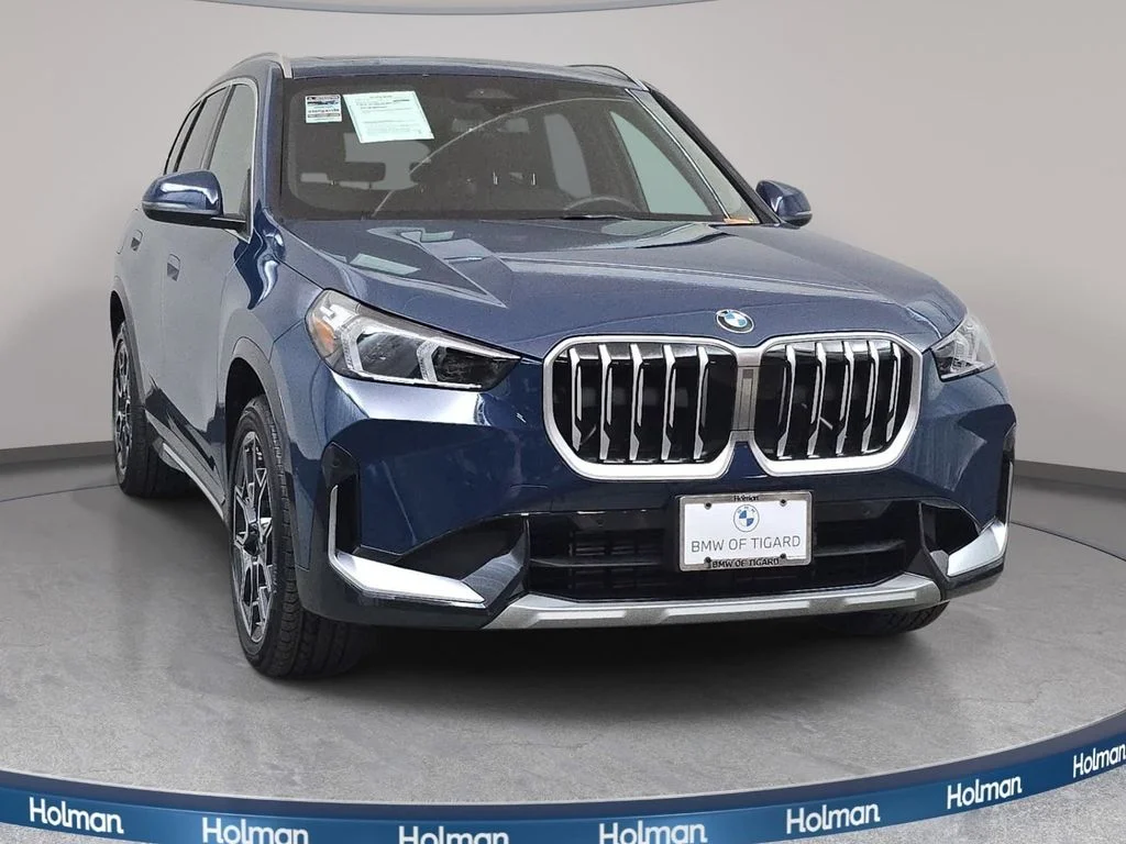 Used 2026 Night Dusk Blue Metallic BMW xDrive28i image 3