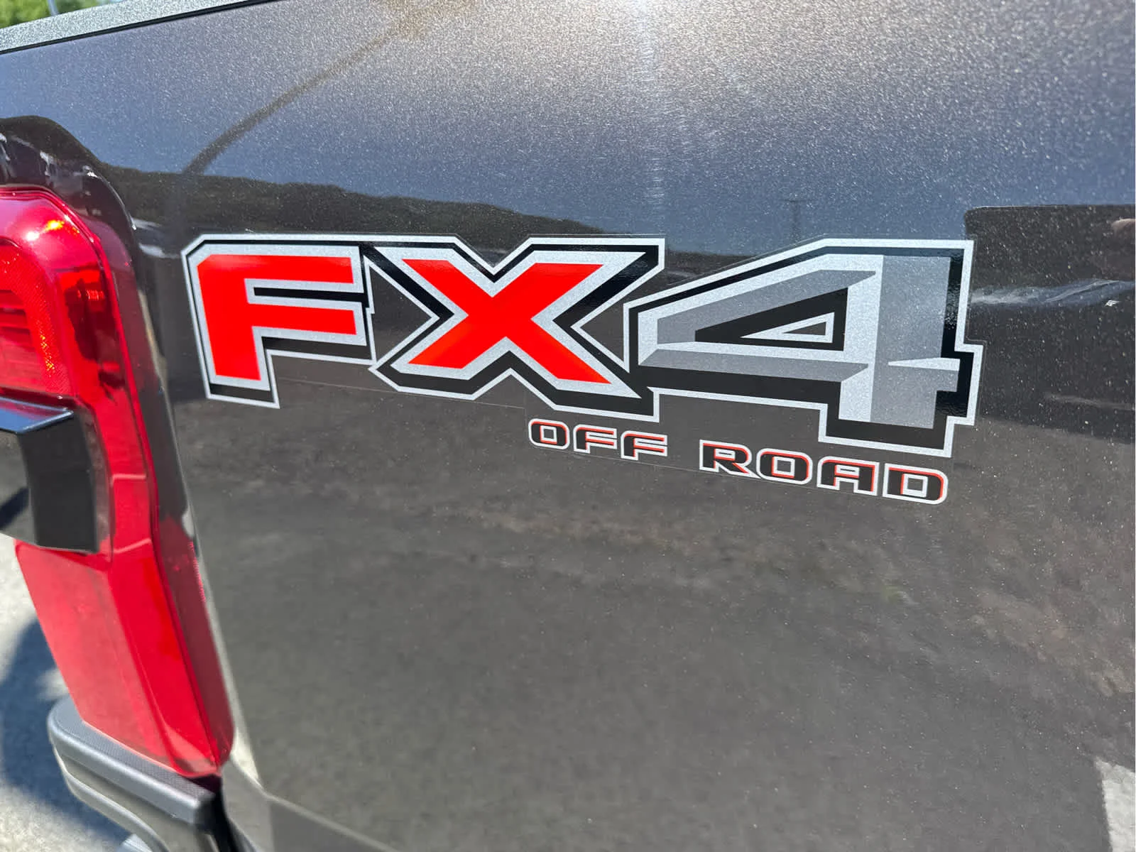 Used 2024 Darkened Bronze Ford XLT image 7