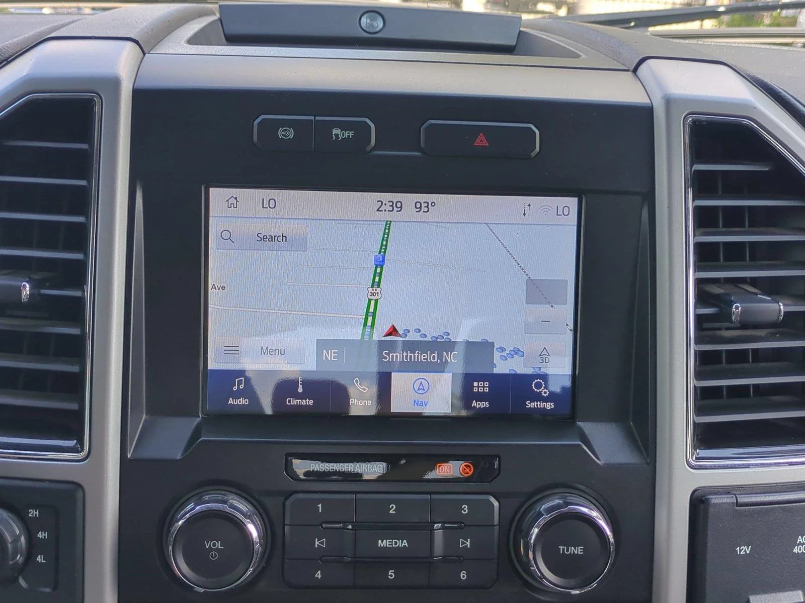 Used 2021 Oxford White Ford Lariat image 26
