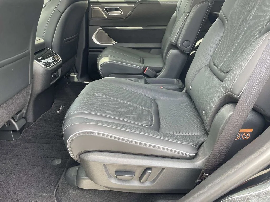 Used 2025 Black INFINITI SENSORY image 12