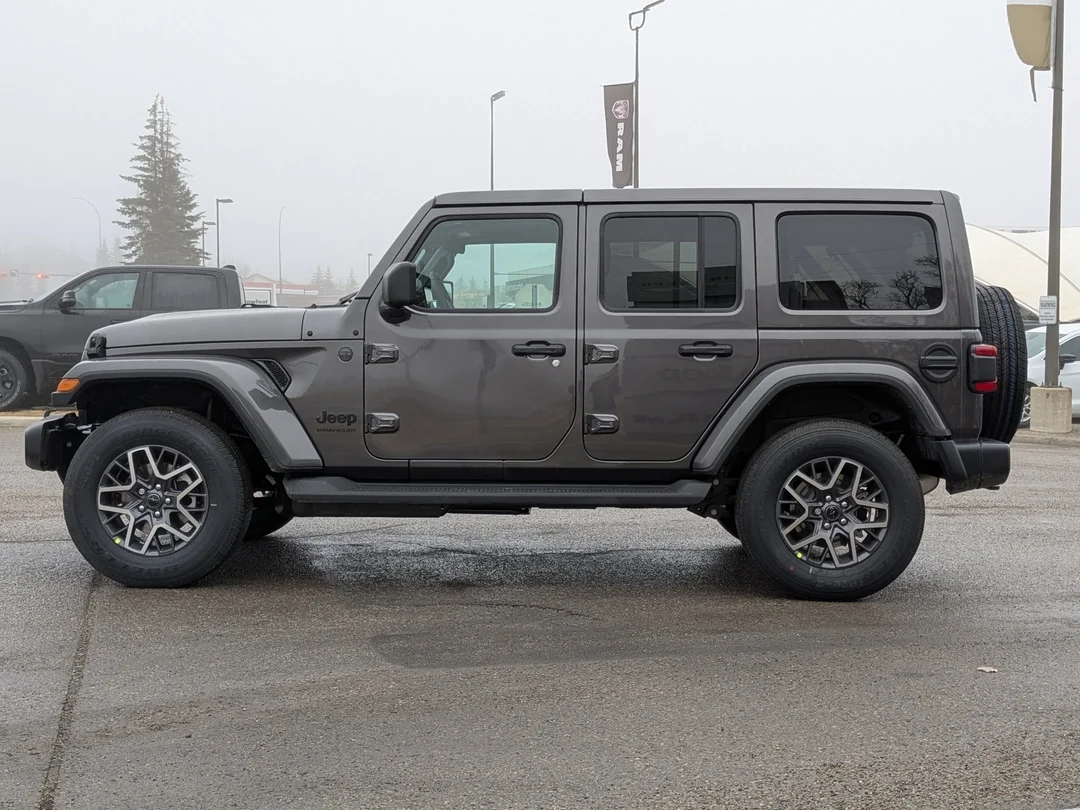 New 2026 Grey Jeep Sahara - - 4x4 - McKinley Leather - Body-Color Top - Power Seats - Remote Start & More! image 5