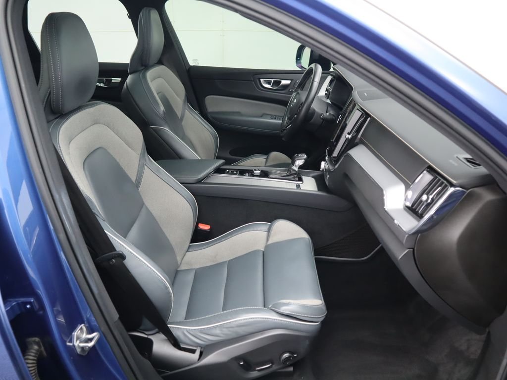2021 Volvo XC60 R-Design - Photo 21