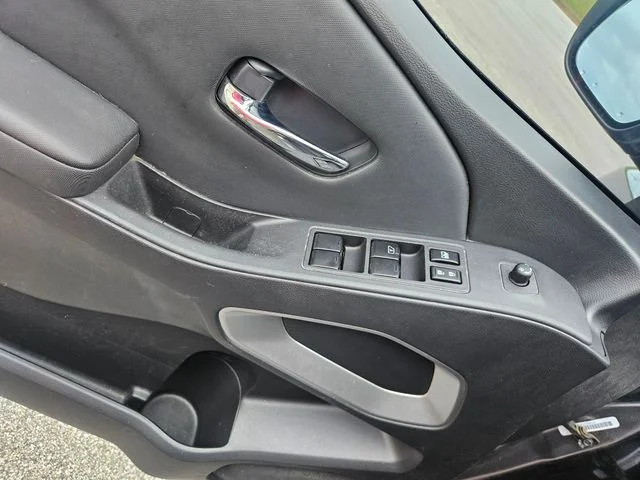 Used 2022 Gray Nissan SV image 11