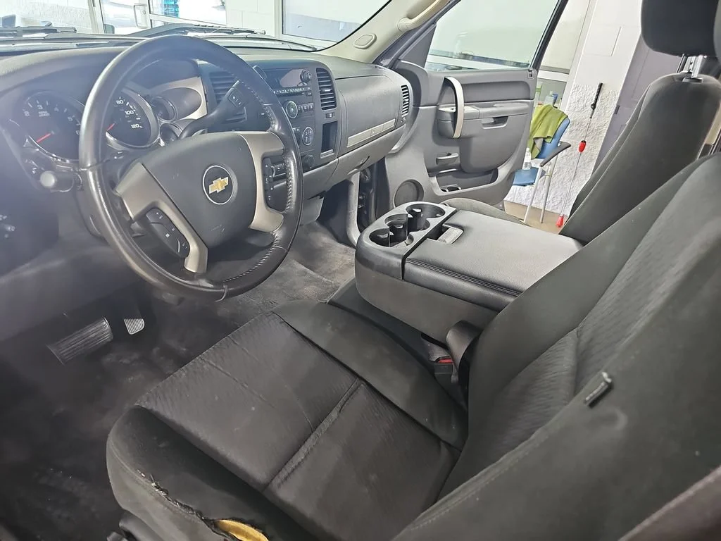 Used 2011 TAUPE GRAY METALLIC Chevrolet LT image 18