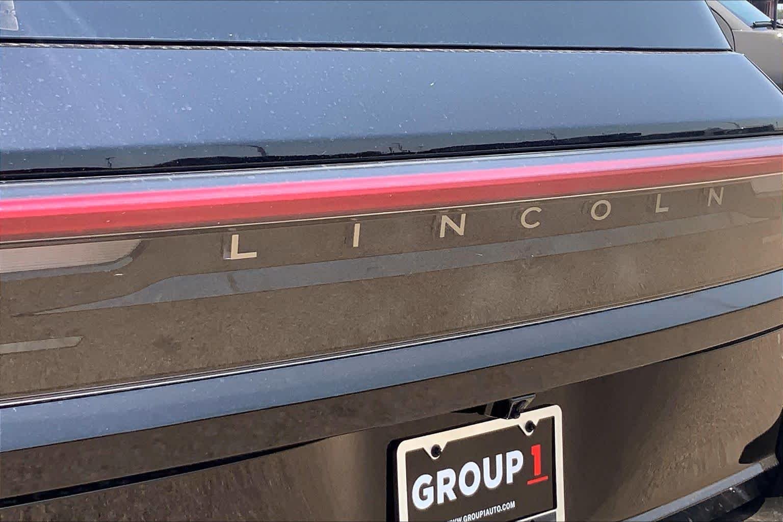 New 2027 Infinite Black Metallic Clearcoat Lincoln Reserve image 15