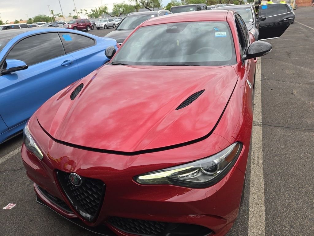 Used 2019 Red Alfa Romeo Quadrifoglio image 7