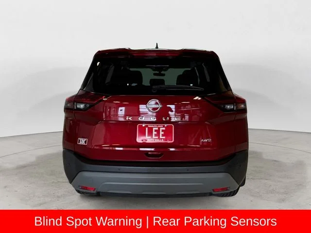Used 2023 Red Nissan S image 5