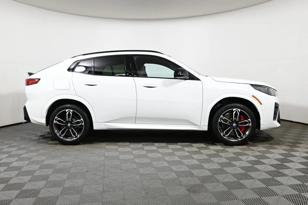 Used 2026 White BMW xDrive28i image 8