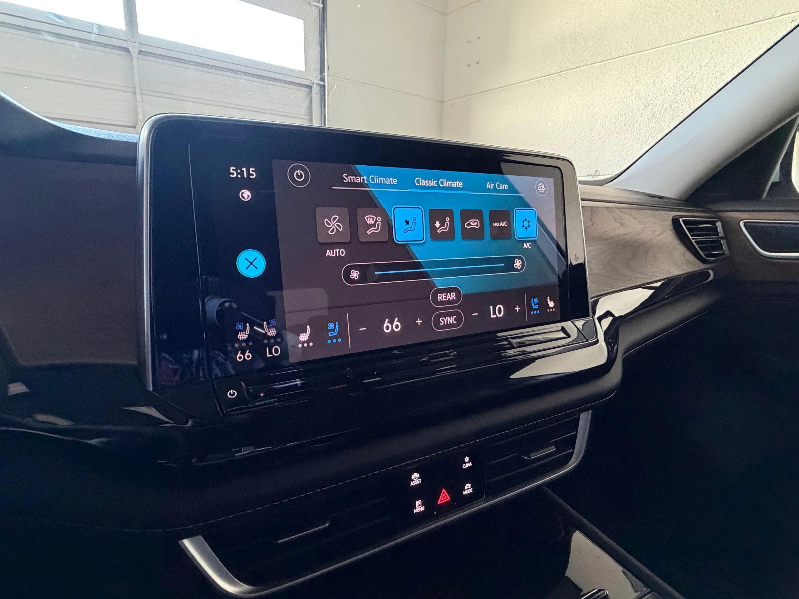 New 2026 White Volkswagen 2.0T SE w/Technology image 48