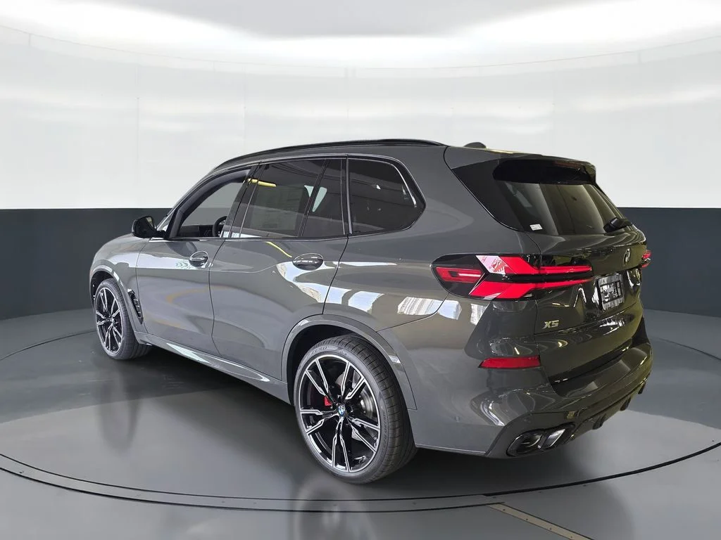 New 2026 Dravit Grey Metallic BMW M60i image 4