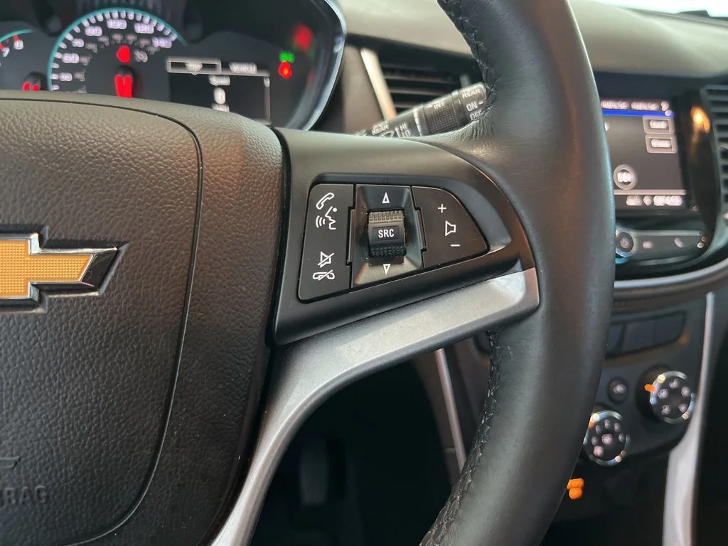 Used 2022 Red Chevrolet LT image 7
