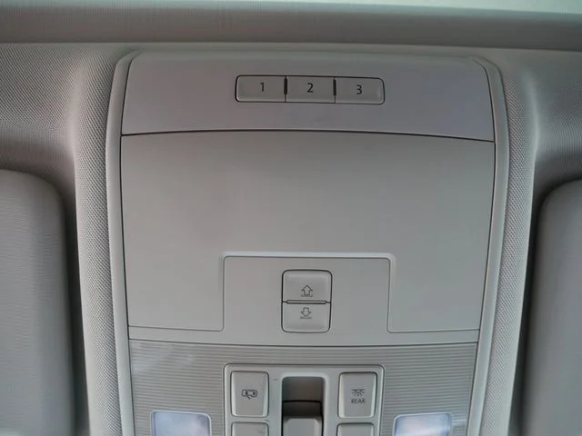 Used 2018 Gray Volkswagen Launch Edition image 37