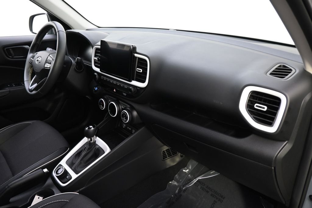 Certified Used 2025 Green Hyundai Limited image 15