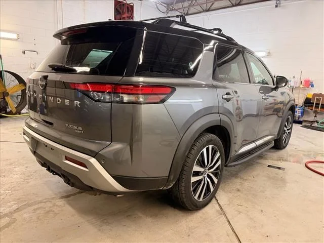 2023 Nissan Pathfinder Platinum - Photo 3