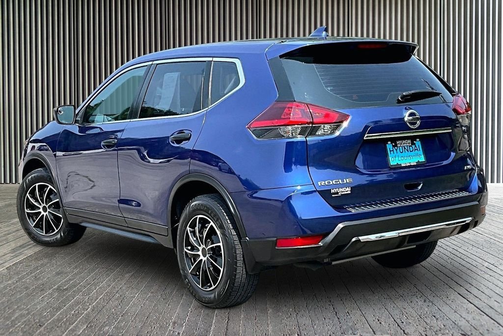 Used 2018 Blue Nissan S image 3