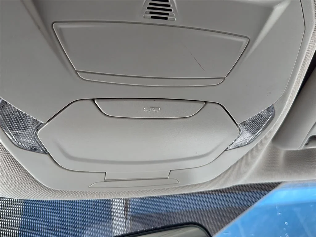 Used 2019 Ingot Silver Ford SE image 11