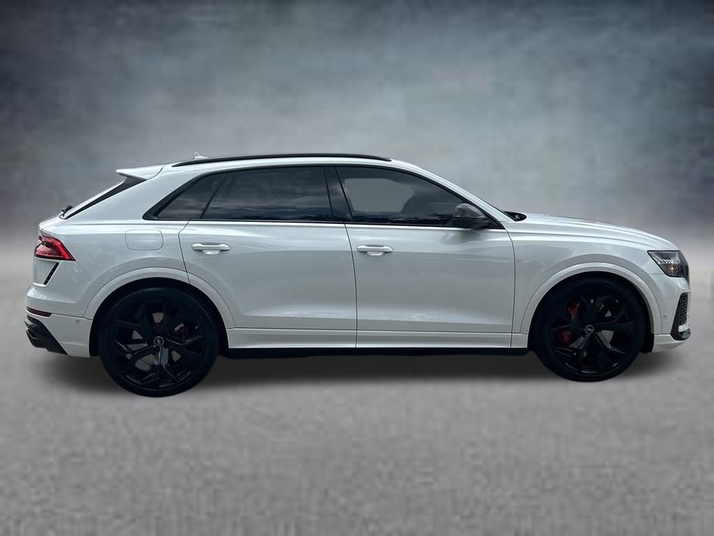 Used 2024  Audi 4.0T image 6