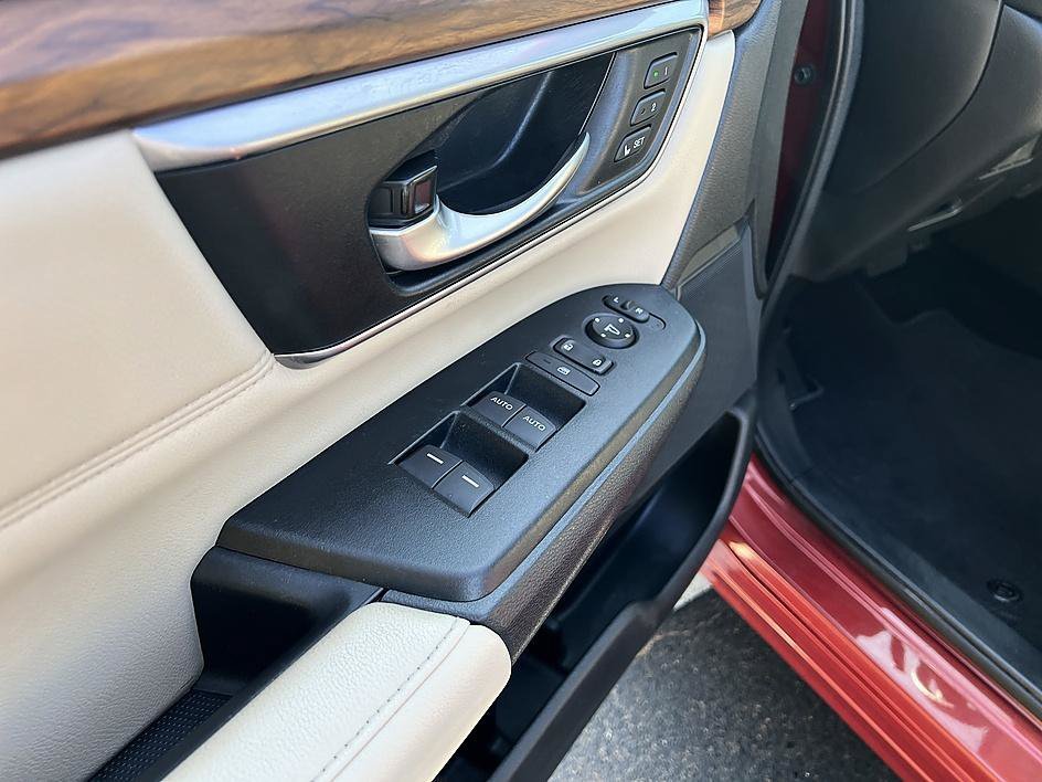 Used 2018 Molten Lava Honda EX-L image 10