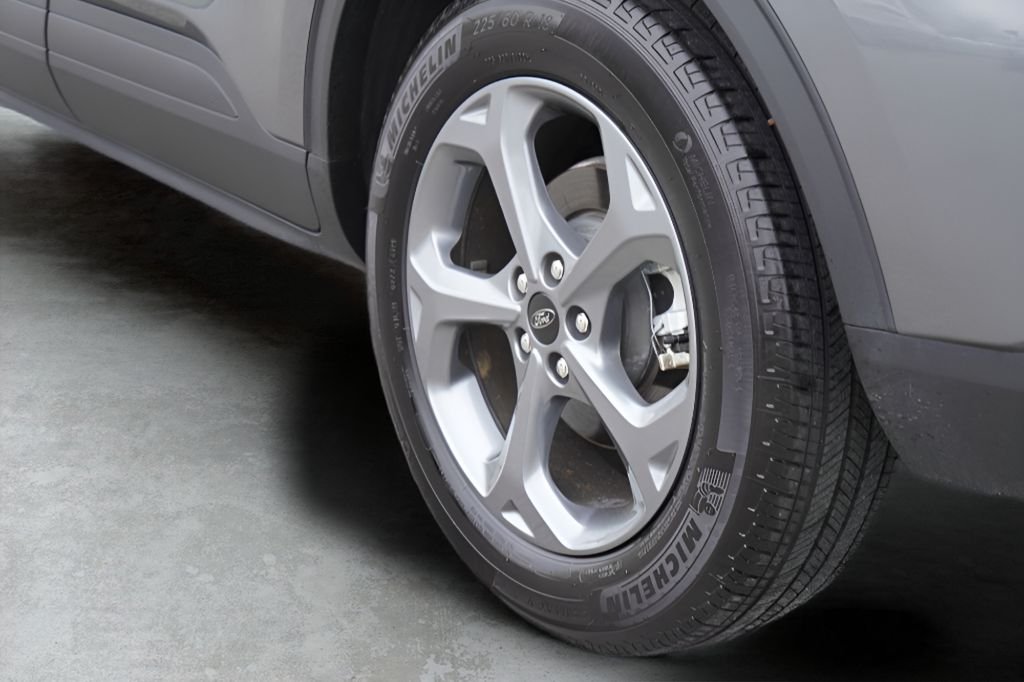 Used 2025 Gray Metallic Ford ST-Line image 10