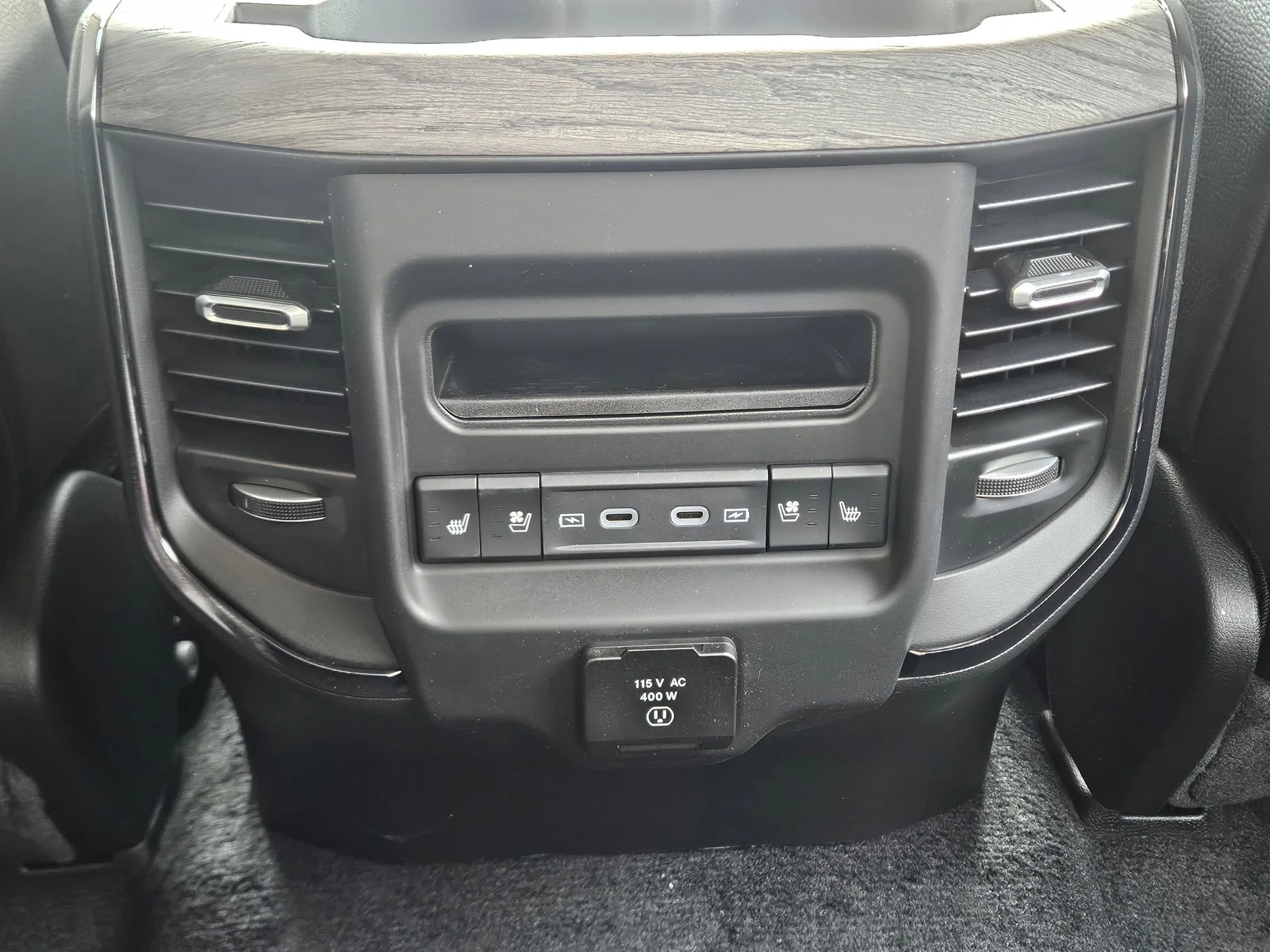2026 RAM 1500 Limited - Photo 23