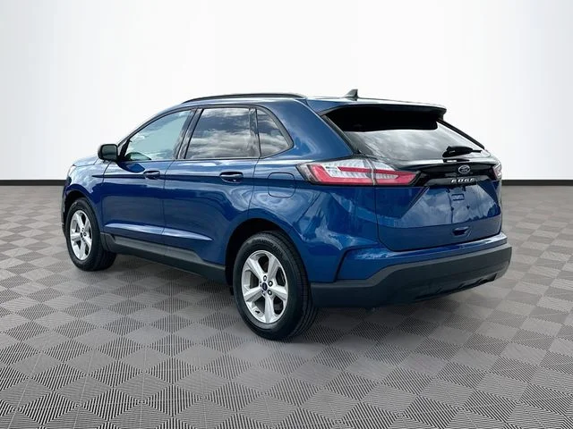 Used 2022 Blue Ford SE image 7