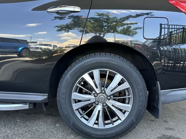 Used 2020 Black Nissan SL image 10