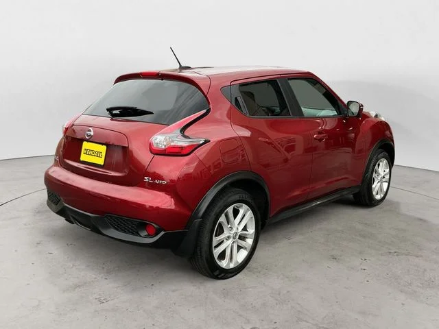 Used 2015 Red Nissan SL image 5