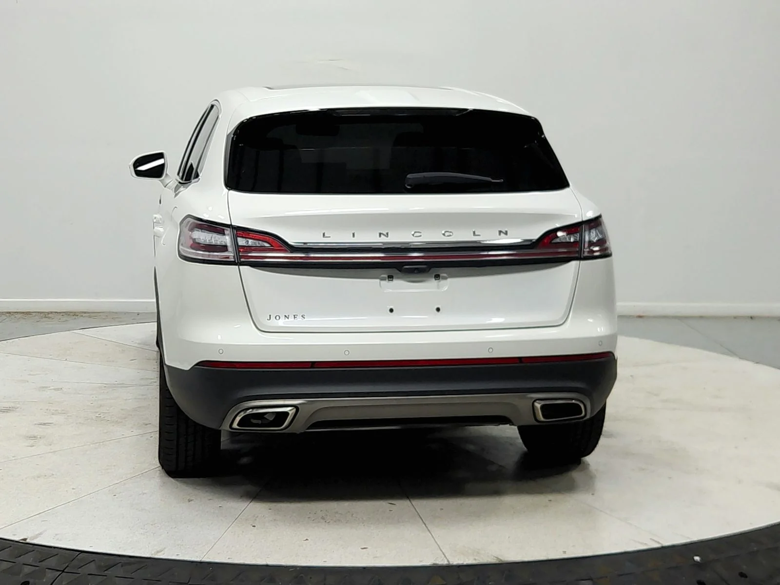 Used 2023 White Lincoln Reserve image 7