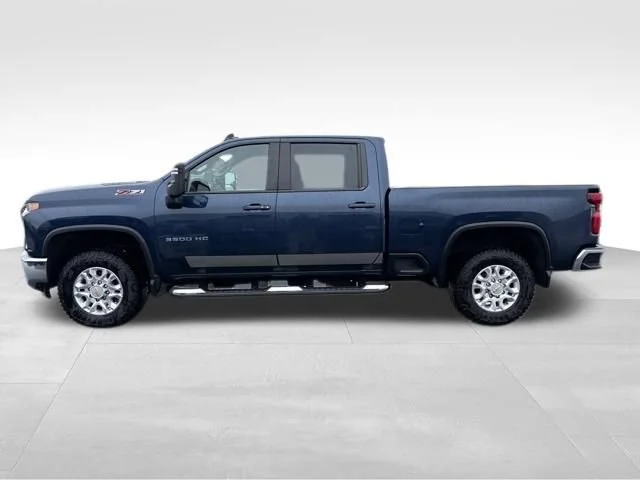 Used 2022 Northsky Blue Metallic Chevrolet LT image 2