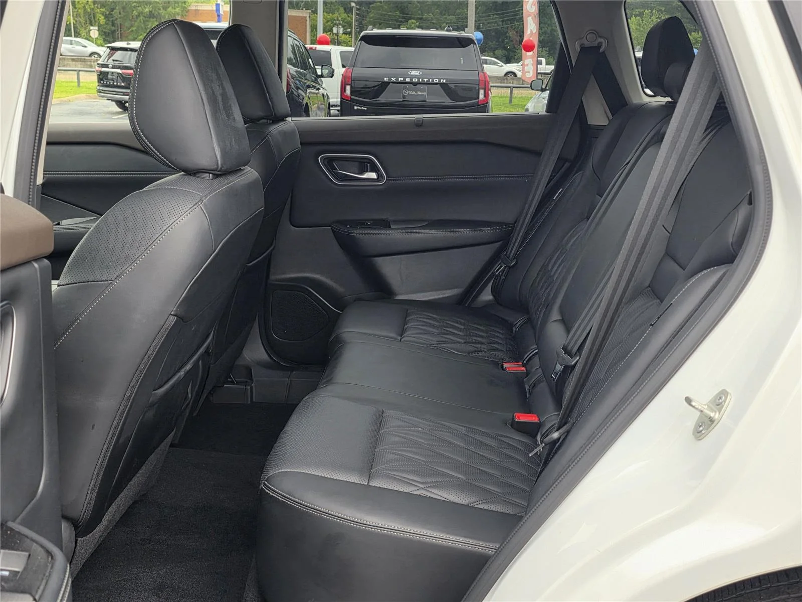 Used 2023 Pearl White Tricoat Nissan Platinum image 28