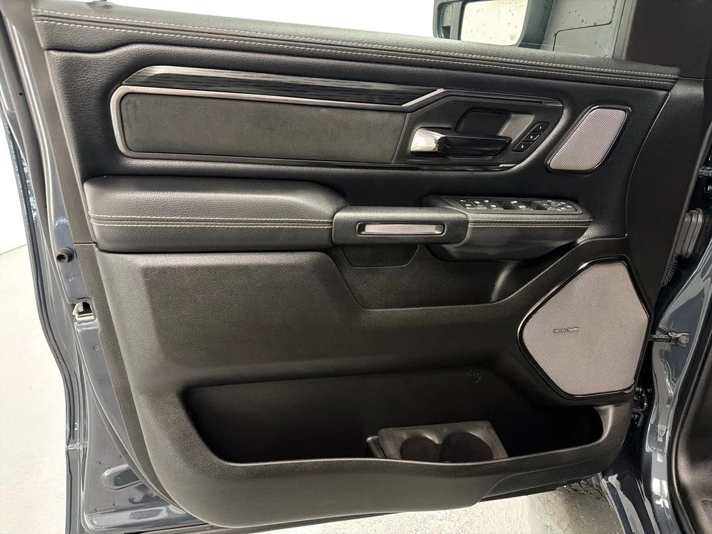 New 2026 White Knuckle Exterior Paint Dodge R/T Plus image 11