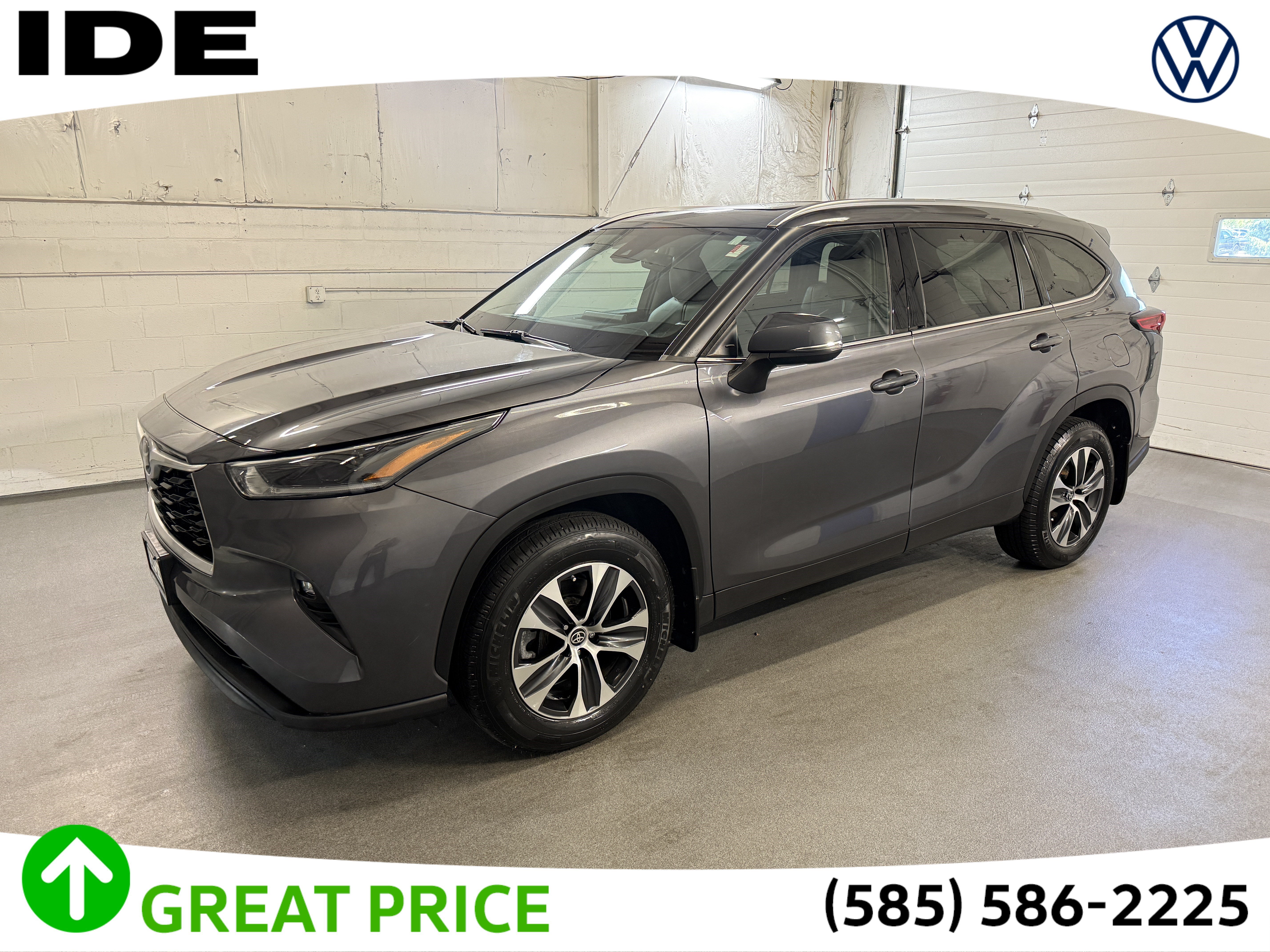 Used 2021 Magnetic Gray Metallic Toyota XLE image 1