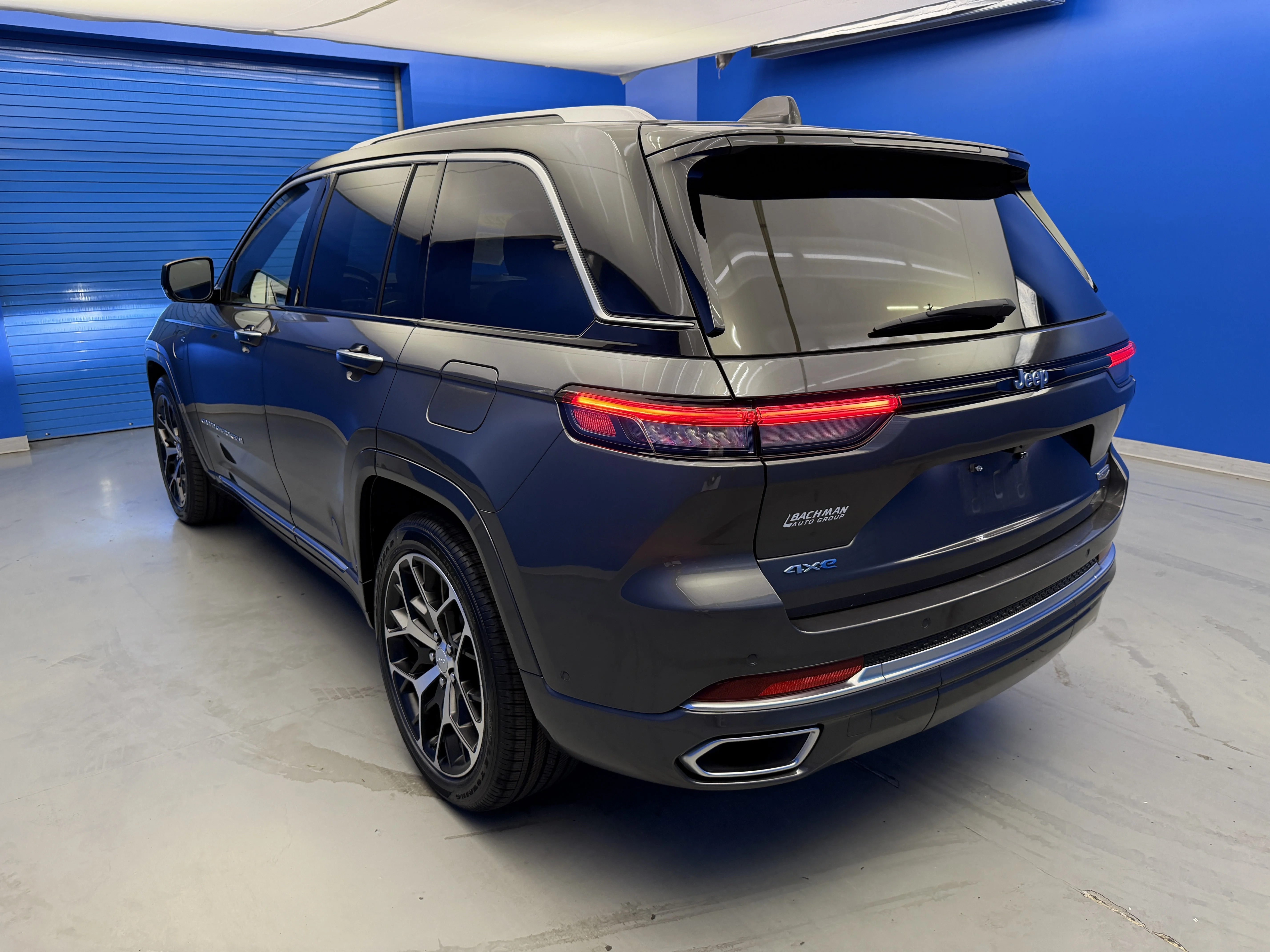 Used 2022 Baltic Gray Metallic Clearcoat Jeep Summit Reserve image 6