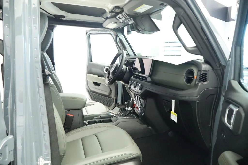 New 2026 Anvil Clear-Coat Exterior Paint Jeep Mojave X image 25