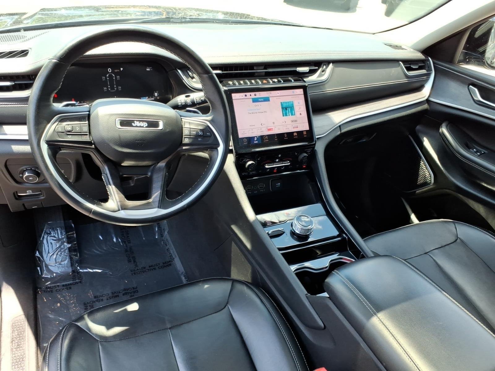 Used 2022 Ember Pearlcoat Jeep Limited image 23