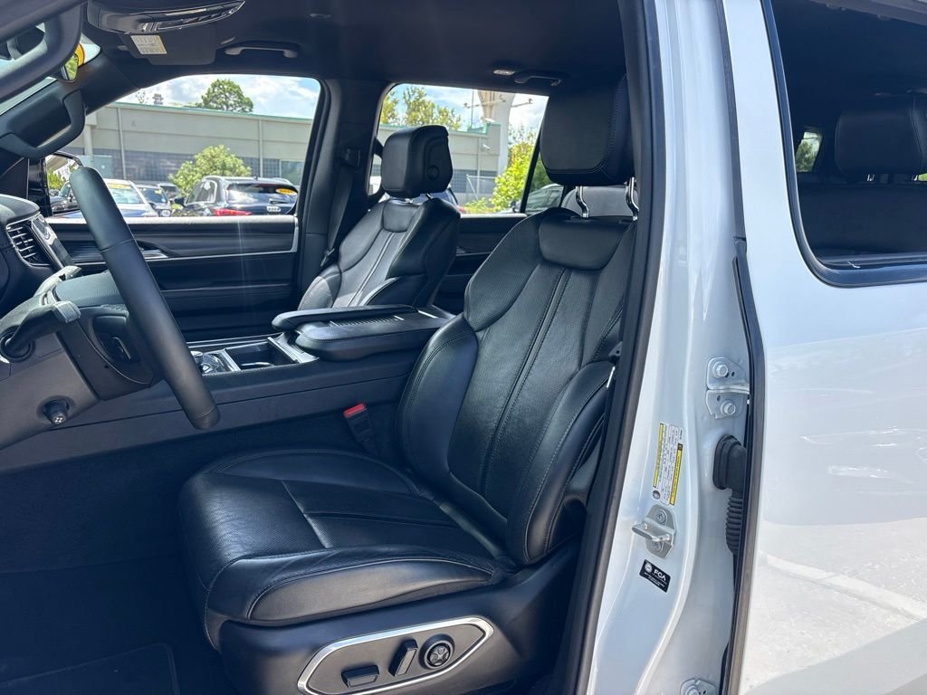 2024 Jeep Wagoneer L Series II - Photo 9