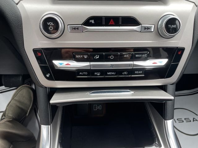 Used 2024 Gray Metallic Ford XLT image 26