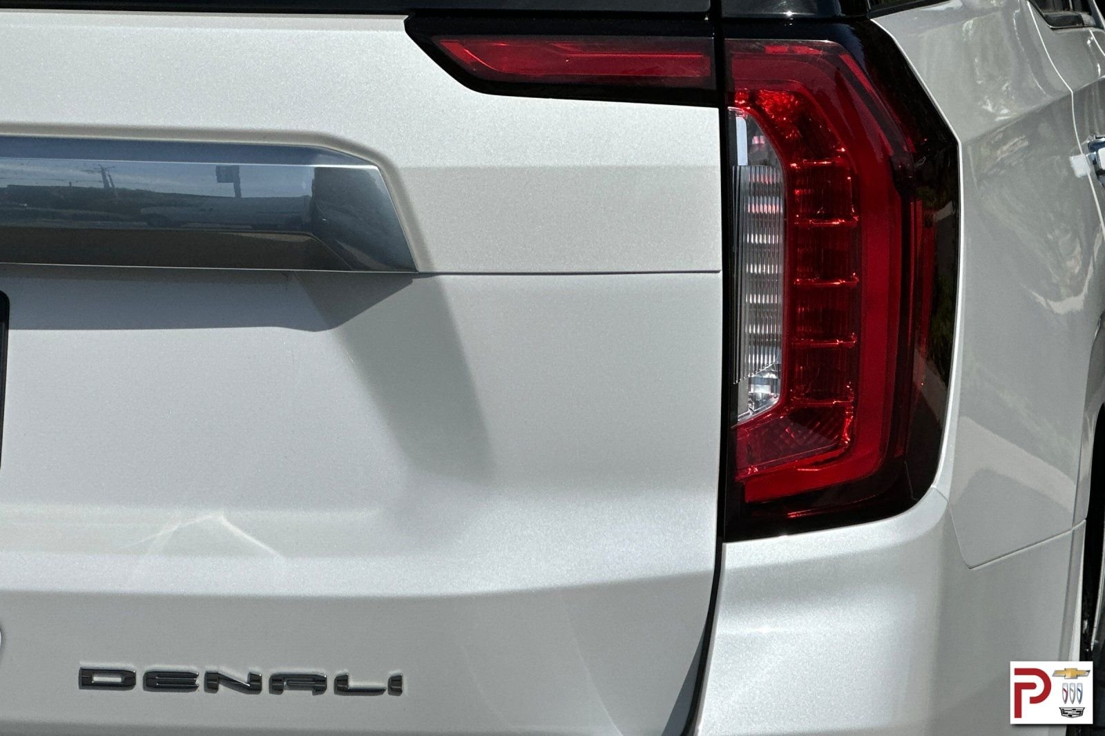Used 2024 White GMC Denali image 35